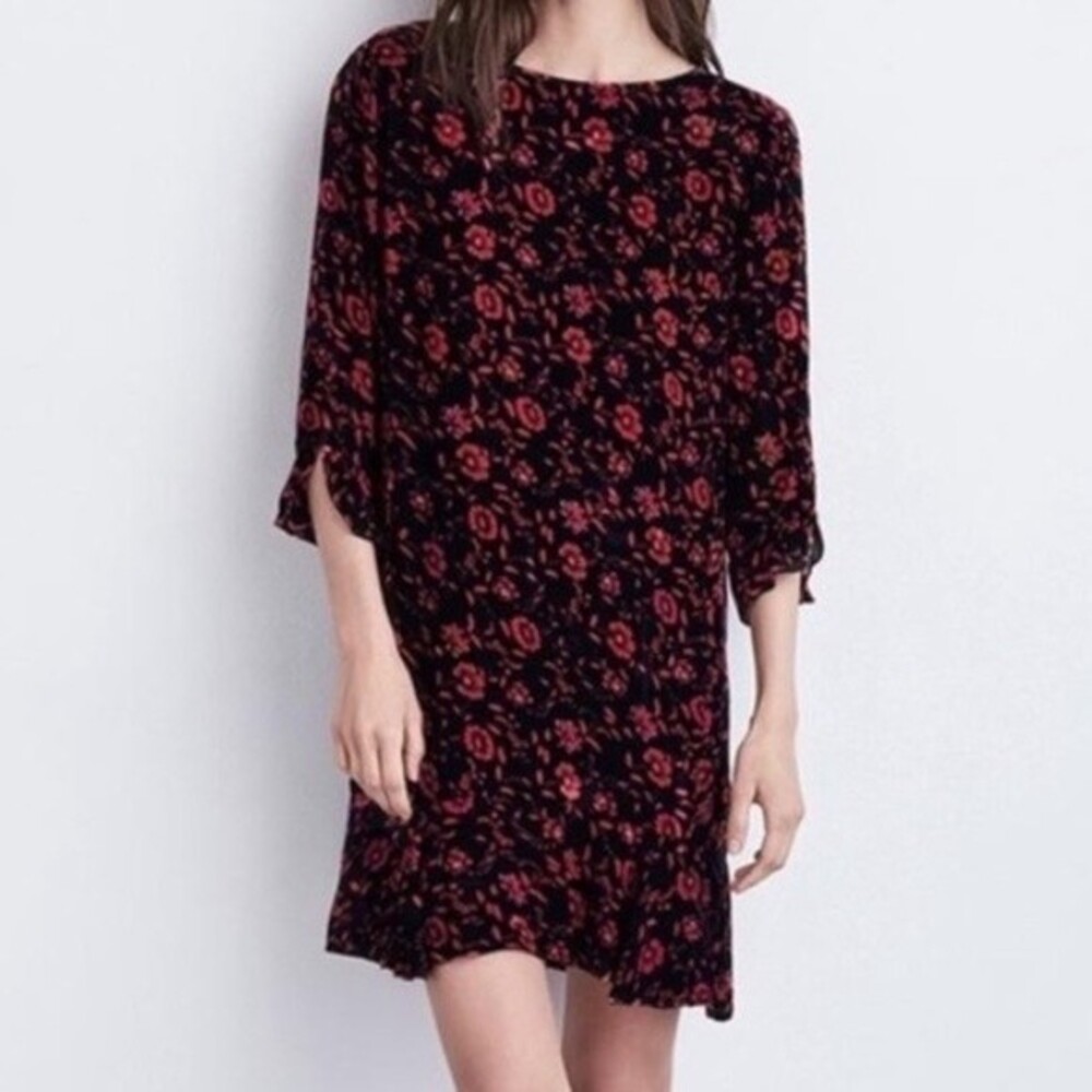 Velvet by Graham & Spencer Black and Red Floral Shift Mini Dress, Size XS NWOT